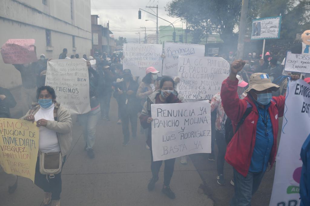 manifestación de trabajadores de la Secretaría de Bienestar Social