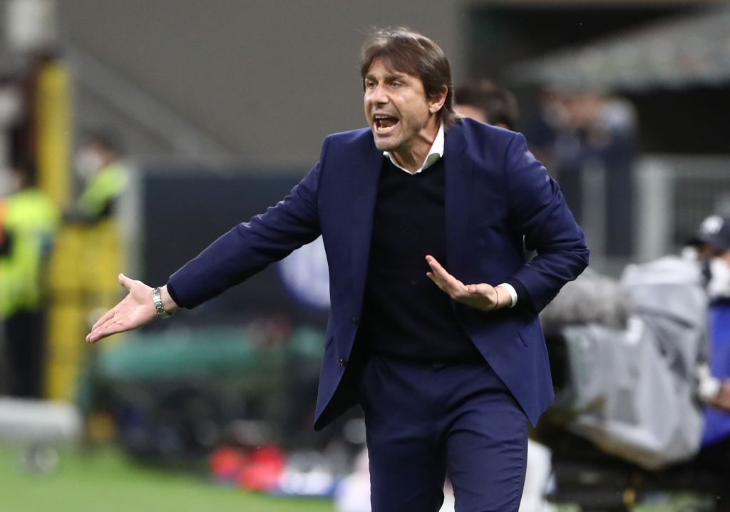 Antonio Conte deja de ser el entrenador del Inter