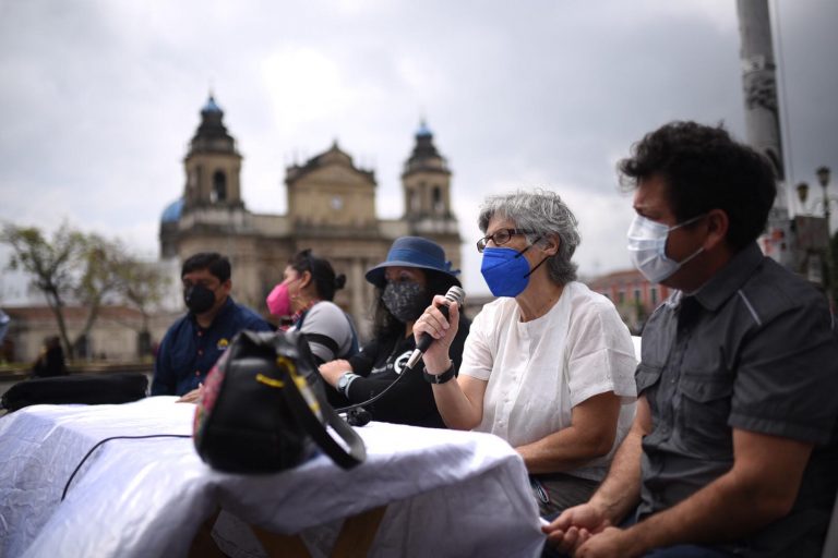 Covid-19: Colectivos convocan a manifestar este sábado para exigir vacunas