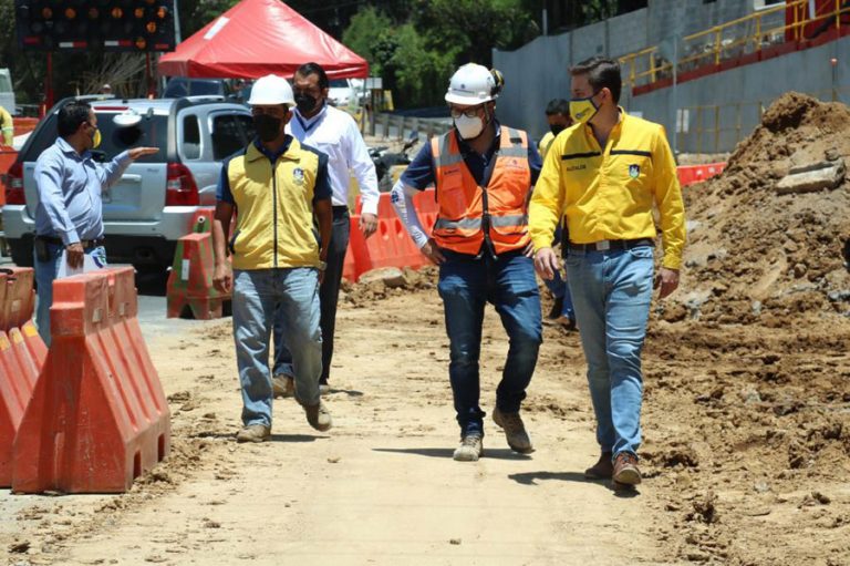 Alcalde Sebastián Siero supervisa avances en paso a desnivel Santa Catalina de Alejandría