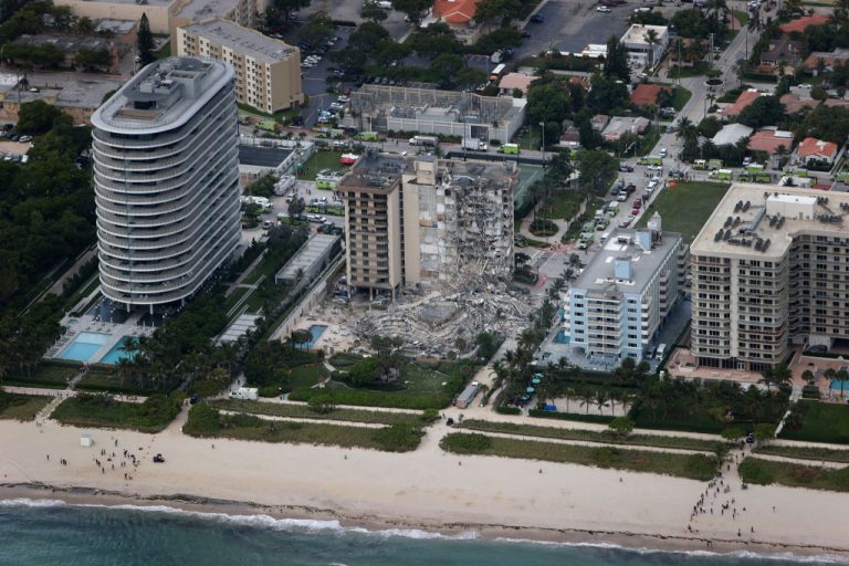 Derrumbe de edificio en Miami