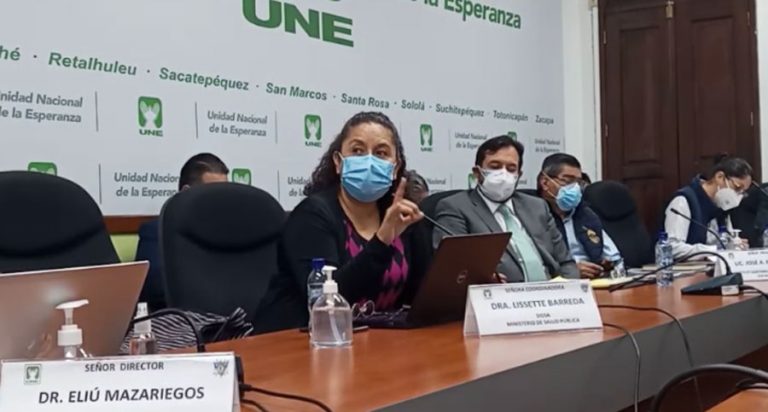 Doctora Lissette Barreda de la Comisión Nacional de Inmunizaciones