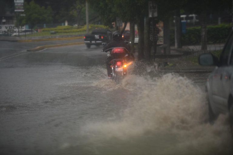 lluvias en la capital de Guatemala