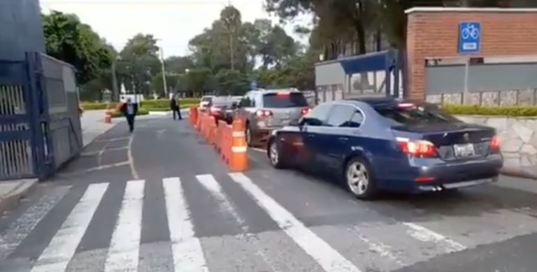 Alta afluencia en puestos de vacunación contra Covid-19 de la capital