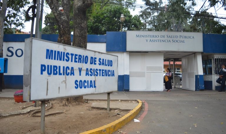 El Ministerio de Salud confirmó el primer caso de hongo negro en el país y se mantiene en observación a otro paciente.