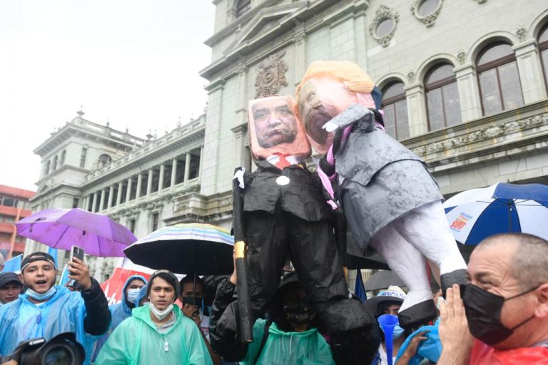 manifestación en plaza de la Constitución por paro nacional del 29 de julio