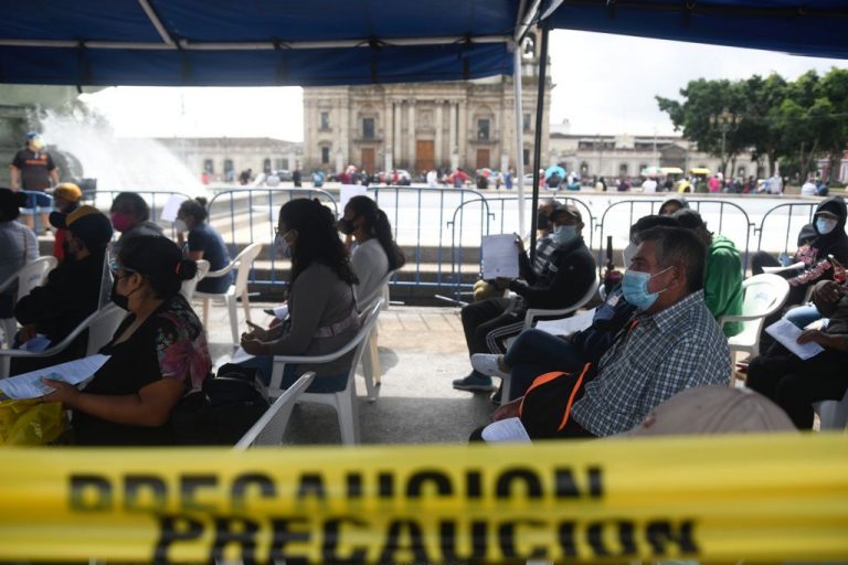 puesto de vacunación contra Covid-19 en plaza de la Constitución