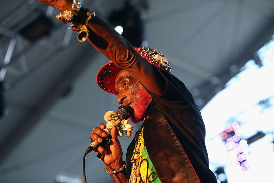 Muere Lee "Scratch" Perry, productor de Bob Marley