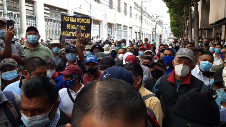 manifestación de militares retirados en el Congreso