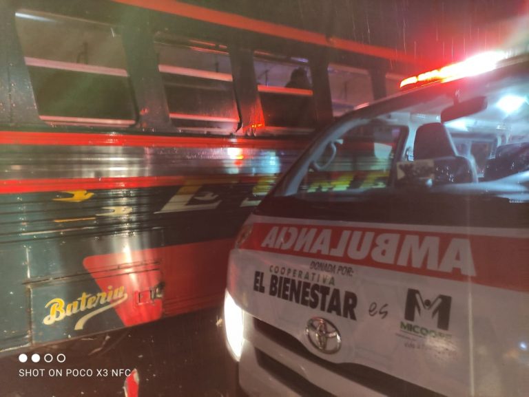 Choque protagonizado por bus Esmeralda y trailer en Cito Zarco