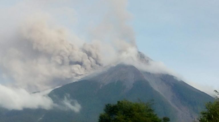 El volcán de Fuego inicia nueva fase de erupción