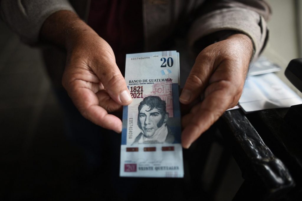 comienza circulación de billete y moneda conmemorativos del bicentenario de independencia