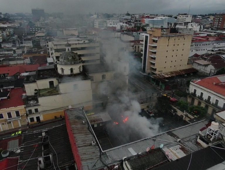 manifestaciones protesta disturbios congreso de la república guatemala