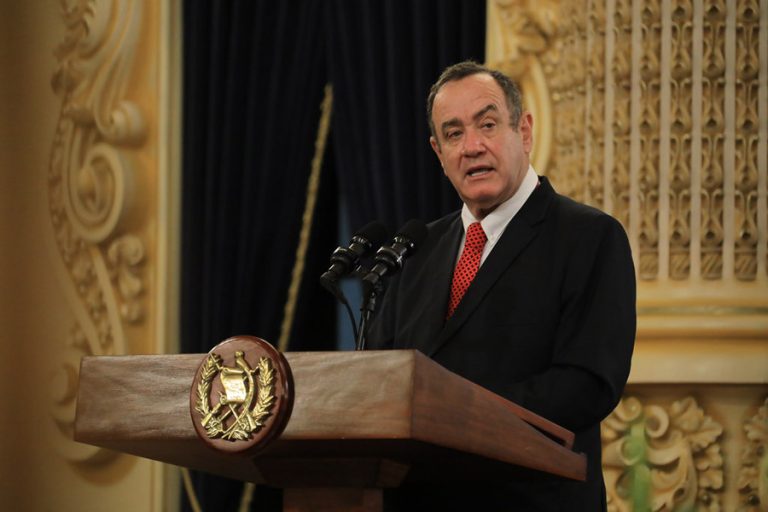 Alejandro Giammattei en el Palacio Nacional de la Cultura