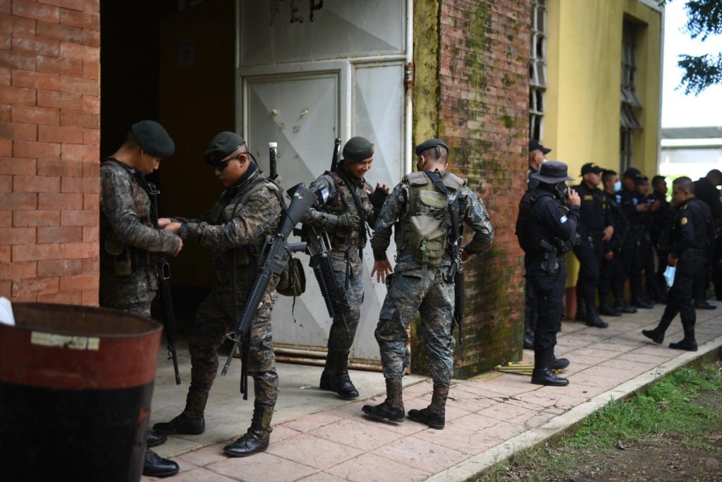 presencia de PNC y el Ejército por estado de Sitio en El Estor, Izabal