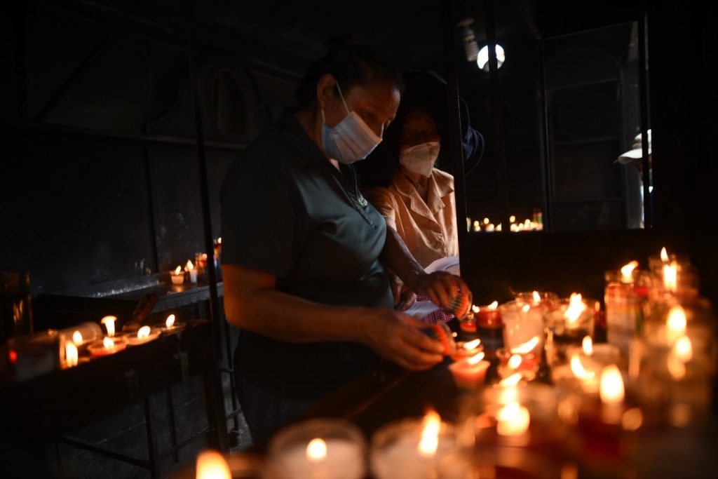 Fieles católicos acuden al templo La Merced para celebrar a San Judas Tadeo