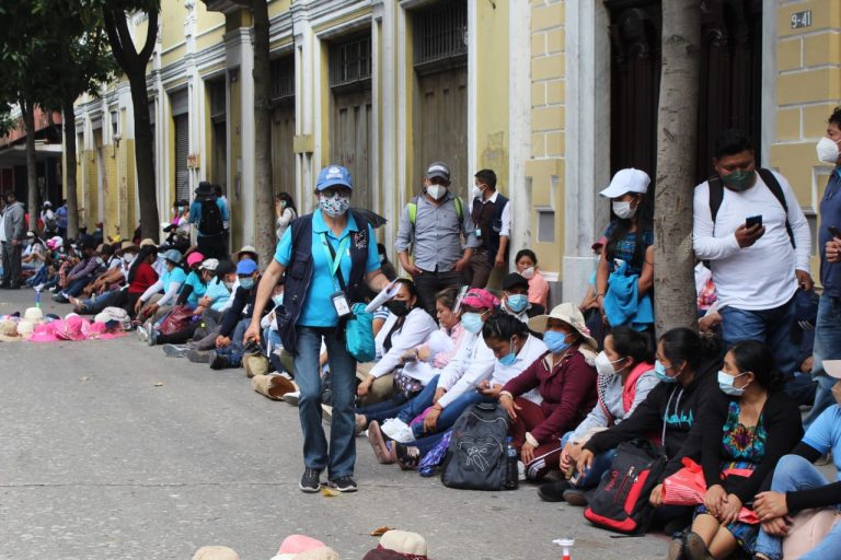 manifestación de sindicalistas de salud en la zona 1