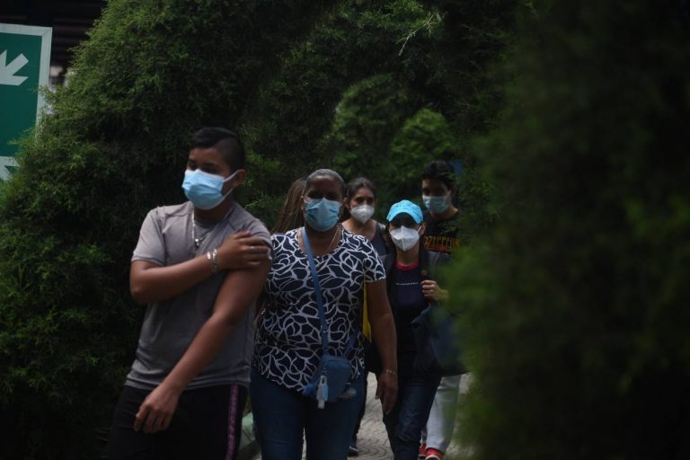 vacunación contra Covid-19 para menores en Complejo Deportivo Gerona