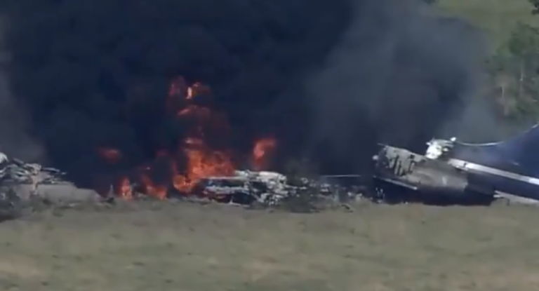 Avión se estrella en Houston Texas