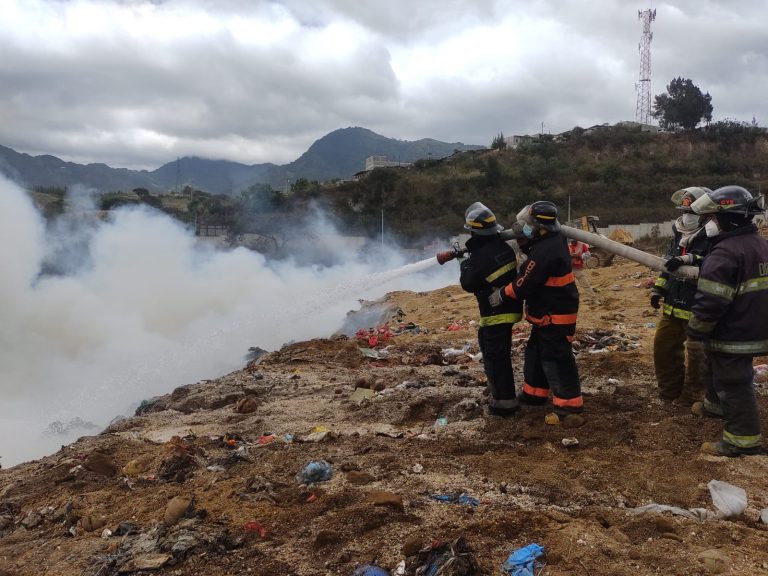 incendio en vertedero de Amsa