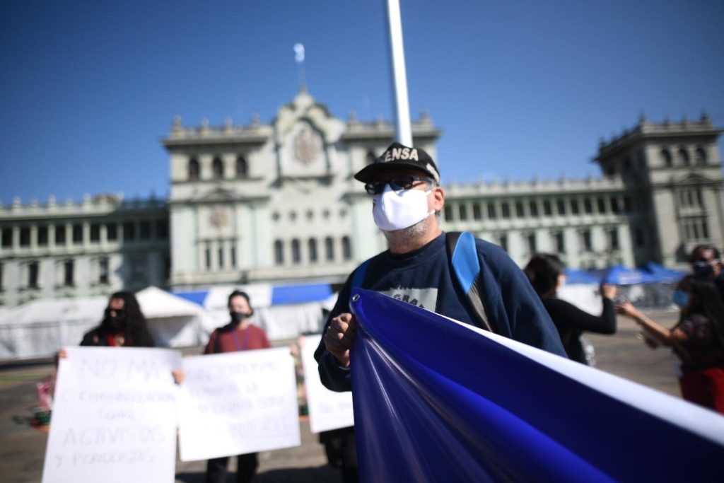 en el Día del Periodista, marchan para pedir libertad de expresión