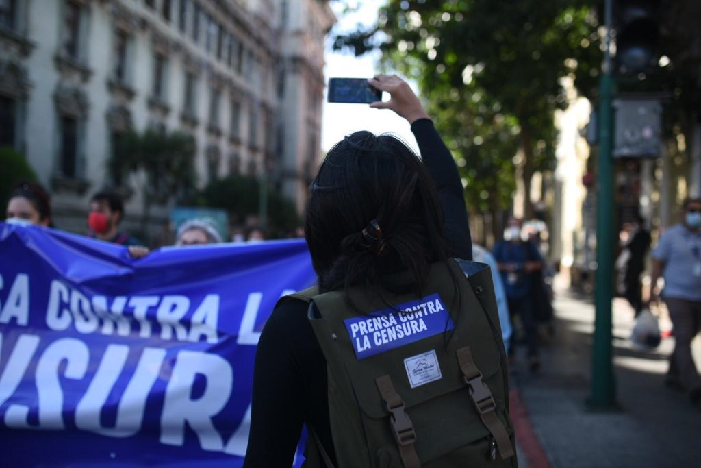 en el Día del Periodista, marchan para pedir libertad de expresión