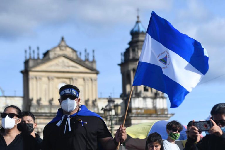 Nicaragüenses protestan en el Parque Central por elecciones en su país. Foto: Omar Solís