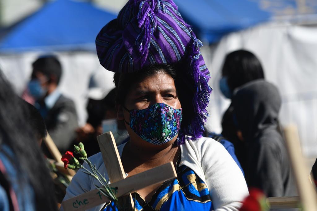 manifestación y ceremonia maya en plaza de la Constitución por 25 aniversario de la firma de acuerdos de paz