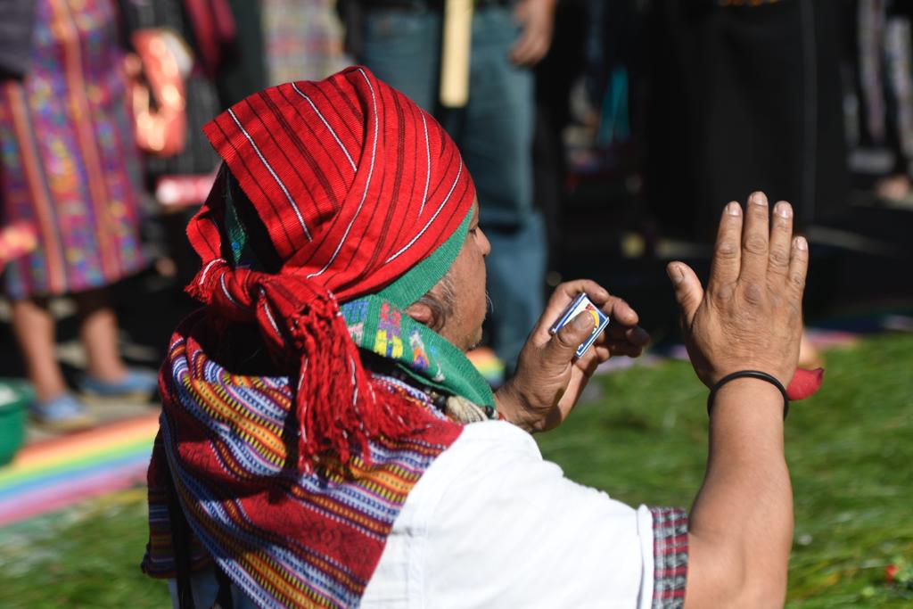 manifestación y ceremonia maya en plaza de la Constitución por 25 aniversario de la firma de acuerdos de paz