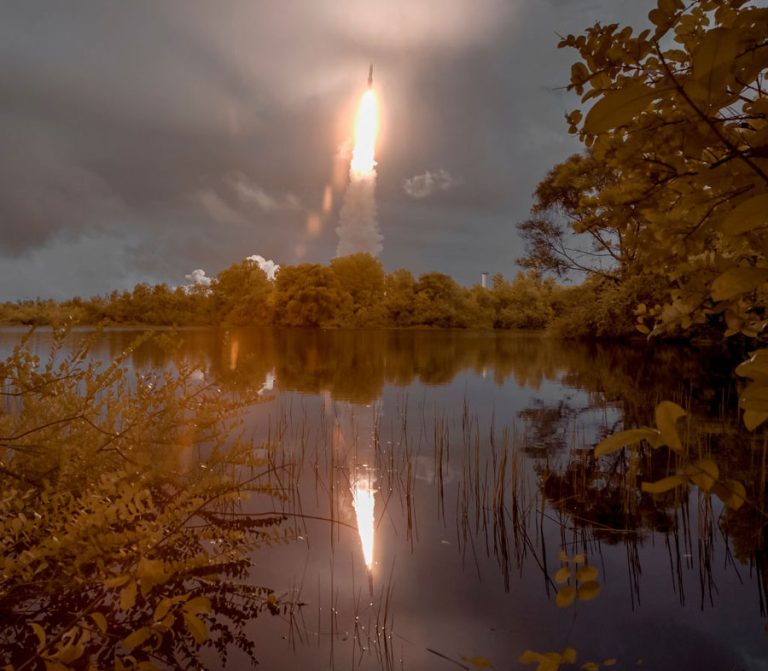 Cohete Ariene 5 que transportó el telescopio James Webb