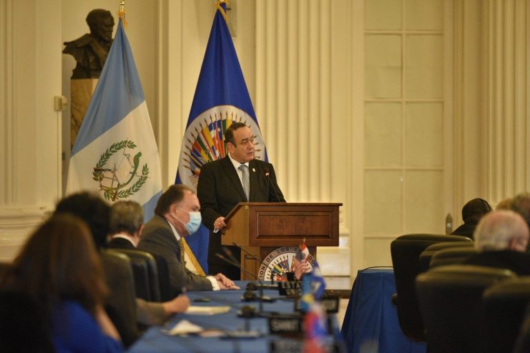 Giammattei participa en sesión de la OEA en Estados Unidos