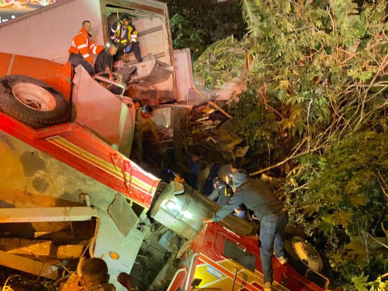 Accidente de camión en ruta Interamericana