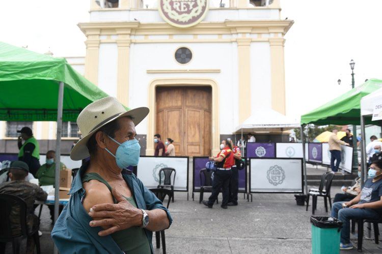 Jornada de vacunación contra el Covid-19 en parroquia de Candelaria