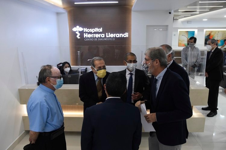 Laboratorio clínico del Centro de Diagnóstico del Hospital Herrera Llerandi