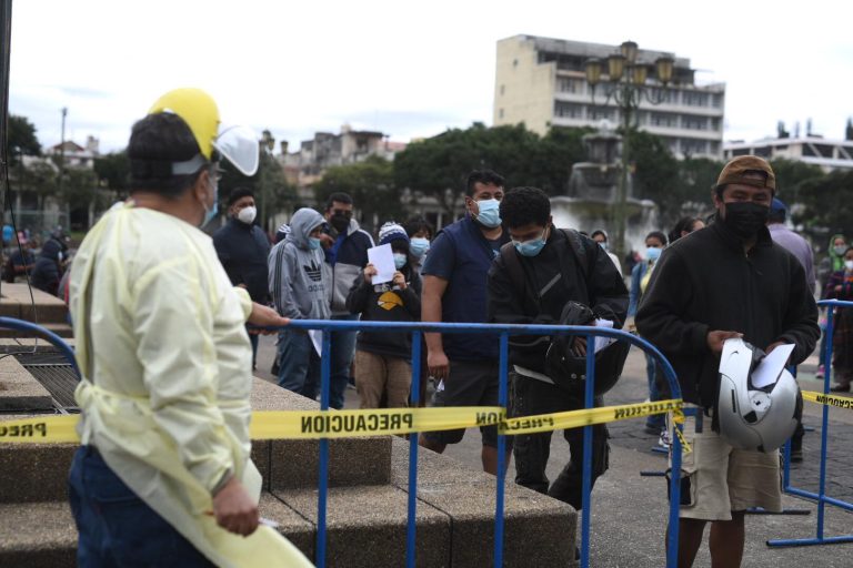 pruebas de Covid-19 en plaza de la Constitución