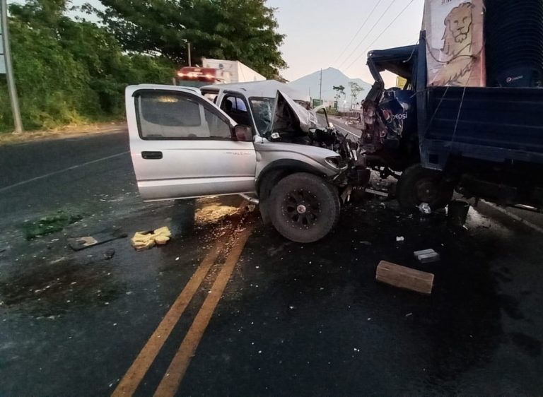 Accidente en el kilómetro 163 CA-2, circunvalación de Mazatenango, Suchitepéquez