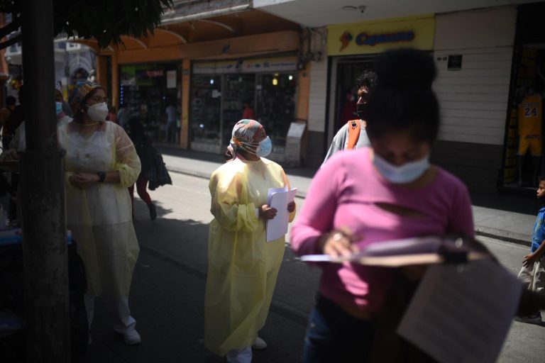 jornada de vacunación contra Covid-19 en el Paseo de la Sexta