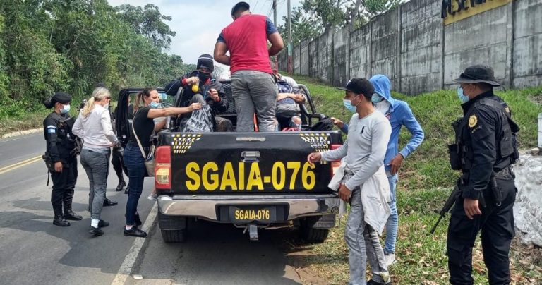 migrantes cubanos interceptados en Quetzaltenango