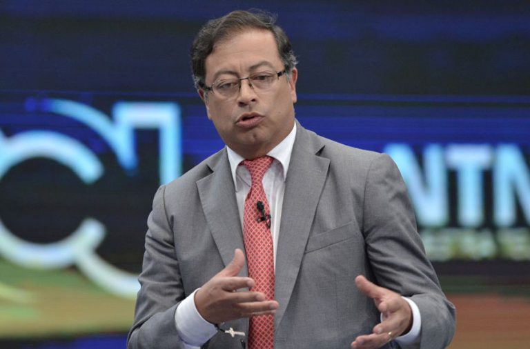 Gustavo Petro, exguerrillero y senador