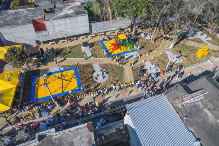 Parque infantil en zona 1 de Santa Catarina Pinula