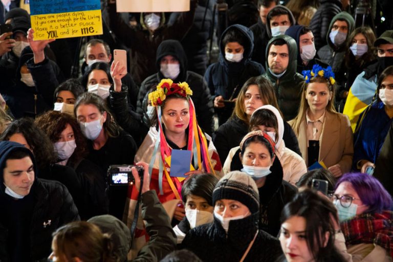 Realizan protestas en contra de la invasión de Rusia en Ucrania