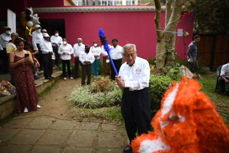 Segundo aniversario del proyecto "Abuelitos Heladeros"