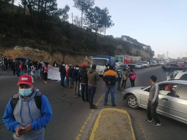 bloqueo de salubristas en Totonicapán