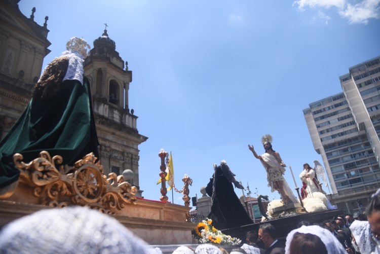 El Encuentro de Jesús Resucitado y Virgen de la Alegría de El Calvario