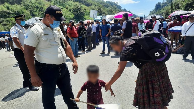 niños en manifestación de Codeca