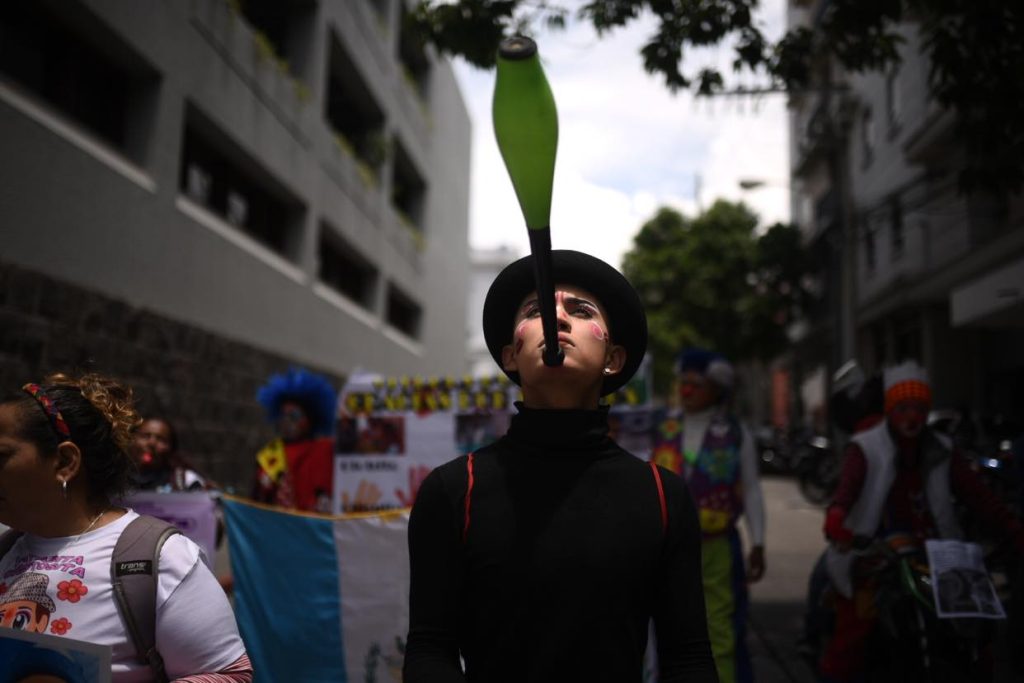 marcha por desaparición de los payasitos Chispita y Charquito