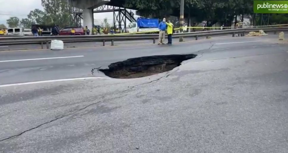 hundimiento en Km. 15 de ruta al Pacífico