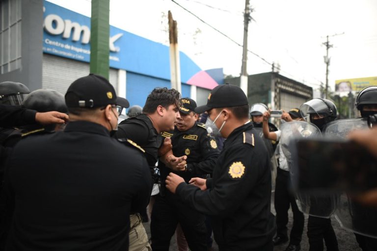 disturbios durante manifestación en calzada Roosevelt