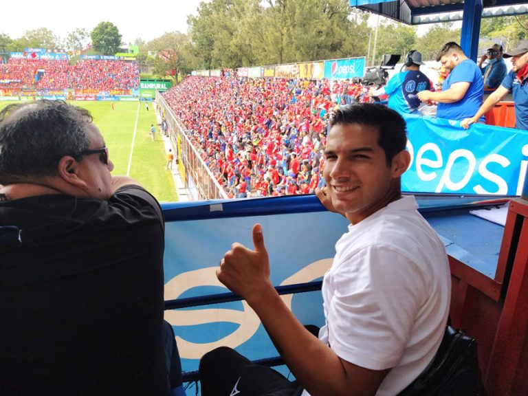 Jesús "Chucho" López en el estadio de Municipal