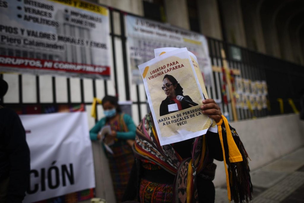 manifestación a favor de exfiscal de FECI, Virginia Laparra